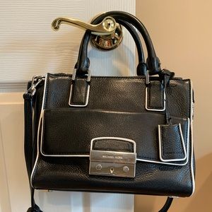Michael kors pocketbook